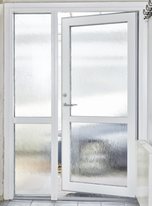 Entrance door with DÉCOR glazing